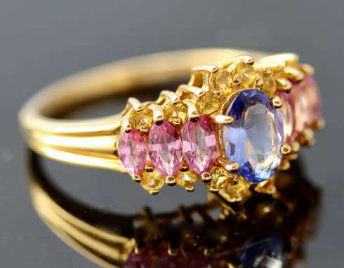 VINTAGE ENGLISH 9CT YELLOW GOLD RING .80ct TANZANITE 1,85ct PINK & YELLOW SAPPHIRES CERTIF R26'000