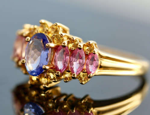 VINTAGE ENGLISH 9CT YELLOW GOLD RING .80ct TANZANITE 1,85ct PINK & YELLOW SAPPHIRES CERTIF R26'000