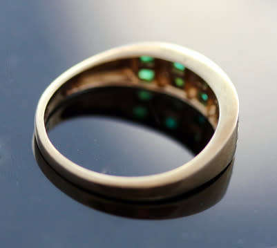 GEOMETRIC VINTAGE ENGLISH 9CT YELLOW GOLD DIAMOND AND EMERALD HALF ETERNITY RING. WELL HALLMARKED!