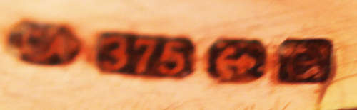 GEOMETRIC VINTAGE ENGLISH 9CT YELLOW GOLD DIAMOND AND EMERALD HALF ETERNITY RING. WELL HALLMARKED!