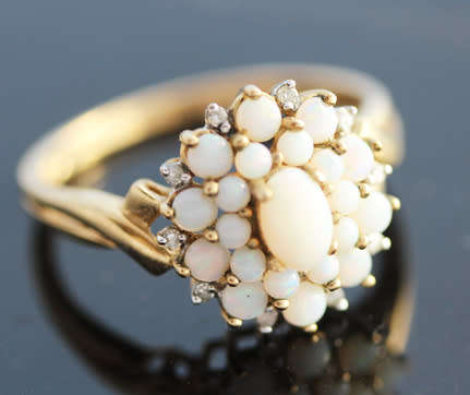 VINTAGE ENGLISH 9CT YELLOW GOLD REAL OPAL & DIAMOND RING JEWELLER'S EVALUATION R15'000 -COLLECTABLE!