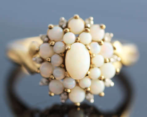VINTAGE ENGLISH 9CT YELLOW GOLD REAL OPAL & DIAMOND RING JEWELLER'S EVALUATION R15'000 -COLLECTABLE!