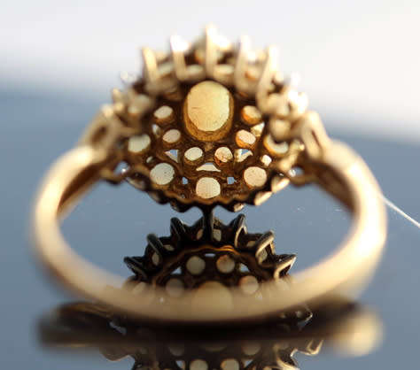 VINTAGE ENGLISH 9CT YELLOW GOLD REAL OPAL & DIAMOND RING JEWELLER'S EVALUATION R15'000 -COLLECTABLE!