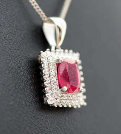 PRETTY ANTIQUE CUT DEEP PINK NATURAL RUBY & CUBIC ZIRCONIA PENDANT 35CM STERLING SILVER CHAIN. 295