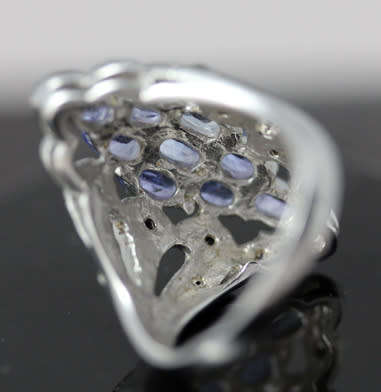 STUNNING LARGE TANZANITE AND SAPPHIRE STERLING SILVER RING. STRONG LILAC COLOUR!