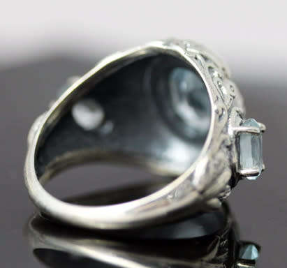 FABULOUS DETAILED SWISS BLUE TOPAZ STERLING SILVER RING. FLORAL DETAIL. 925. HEAVY!