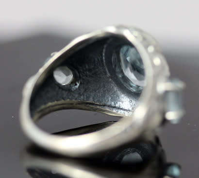 FABULOUS DETAILED SWISS BLUE TOPAZ STERLING SILVER RING. FLORAL DETAIL. 925. HEAVY!
