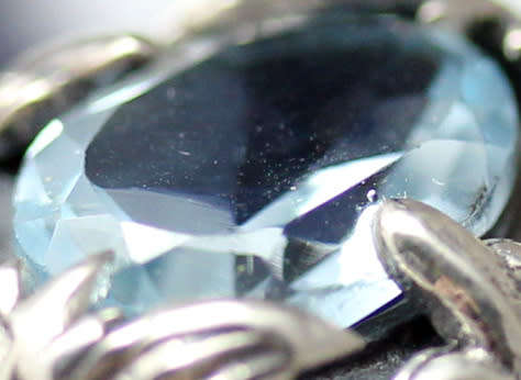FABULOUS DETAILED SWISS BLUE TOPAZ STERLING SILVER RING. FLORAL DETAIL. 925. HEAVY!
