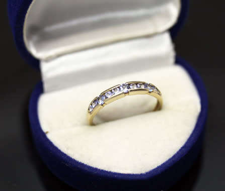 VINTAGE HALF ETERNITY TANZANITE 9CT YELLOW GOLD. EXCELLENT CLARITY!