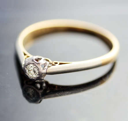 VINTAGE DIAMOND SOLITAIRE PLATINUM AND 18CT YELLOW GOLD RING COLLECTABLE VINTAGE ENGLISH - H, G & S