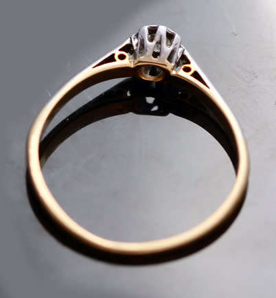 VINTAGE DIAMOND SOLITAIRE PLATINUM AND 18CT YELLOW GOLD RING COLLECTABLE VINTAGE ENGLISH - H, G & S