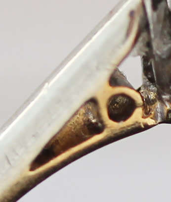 VINTAGE DIAMOND SOLITAIRE PLATINUM AND 18CT YELLOW GOLD RING COLLECTABLE VINTAGE ENGLISH - H, G & S