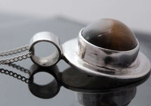 MAGNIFICENT HEAVY OVAL TIGER'S EYE CABOCHON BEZEL SET STERLING SILVER 39CM CHAIN SLIDER STYLE