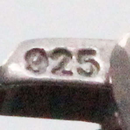 GORGEOUS GREEN PERIDOT PENDANT NECKLACE WITH 18` STERLING SILVER HERRINGBONE CHAIN. 925