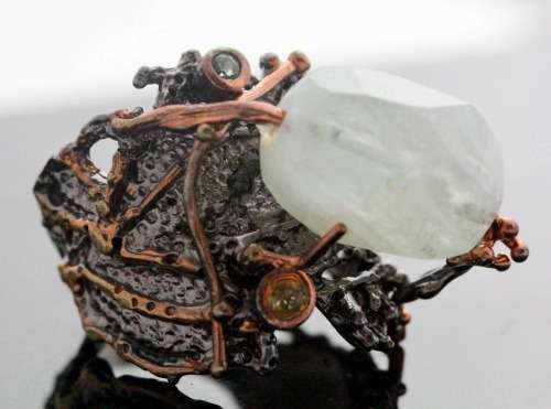 DRAMATIC HANDCRAFTED 925 JEWELLERY ART RING LARGE NATURAL AQUAMARINE GEMSTONE SAPPHIRES & GARNETS