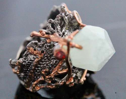 DRAMATIC HANDCRAFTED 925 JEWELLERY ART RING LARGE NATURAL AQUAMARINE GEMSTONE SAPPHIRES & GARNETS