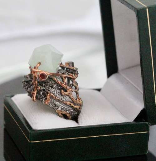 DRAMATIC HANDCRAFTED 925 JEWELLERY ART RING LARGE NATURAL AQUAMARINE GEMSTONE SAPPHIRES & GARNETS
