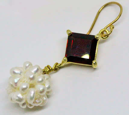 ELEGANT MOZAMBICAN NATURAL GARNET & PEARL CLUSTER GOLD-HUED STERLING SILVER DROP & DANGLE EARRINGS