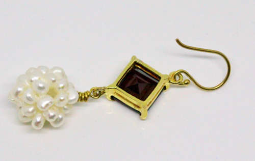 ELEGANT MOZAMBICAN NATURAL GARNET & PEARL CLUSTER GOLD-HUED STERLING SILVER DROP & DANGLE EARRINGS