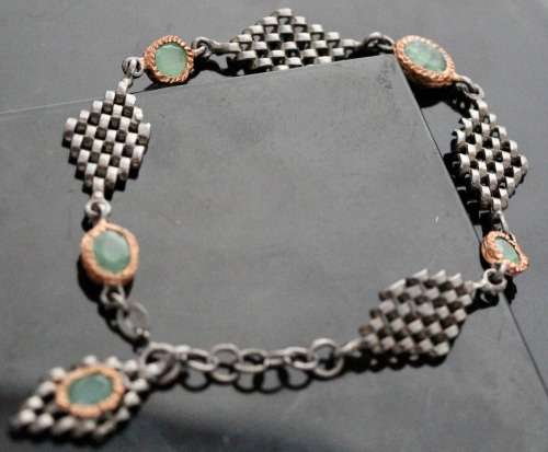 HAND-CRAFTED NATURAL EMERALDS GUNMETAL GREY FEATURE SOLID STERLING SILVER BRACELET