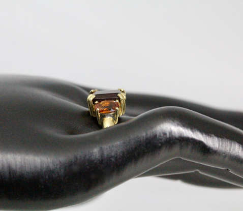 EYE-CATCHING VINTAGE GARNET AND FIRE OPAL 9CT YELLOW GOLD RING. GORGEOUS STRONG COLOURS