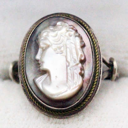 VINTAGE MOTHER OF PEARL SILVER 800 RING. VINTAGE ENGLISH PIECE