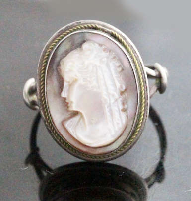 VINTAGE MOTHER OF PEARL SILVER 800 RING. VINTAGE ENGLISH PIECE