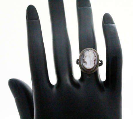 VINTAGE MOTHER OF PEARL SILVER 800 RING. VINTAGE ENGLISH PIECE