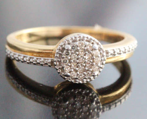 9ct YELLOW and WHITE GOLD DIAMOND RING. 19 SINGLE-CUT DIAMONDS. SOUTH AFRICAN. JEWELLER CERT R7`500