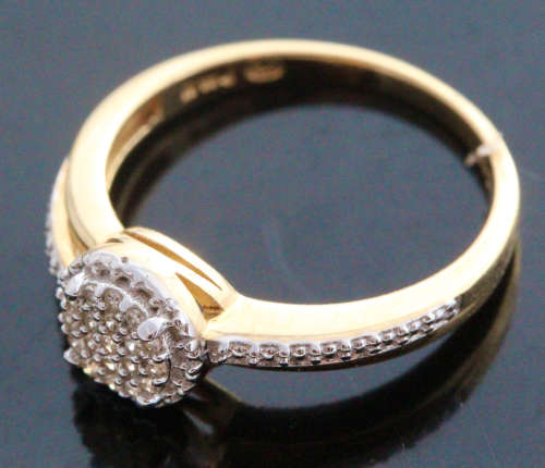 9ct YELLOW and WHITE GOLD DIAMOND RING. 19 SINGLE-CUT DIAMONDS. SOUTH AFRICAN. JEWELLER CERT R7`500