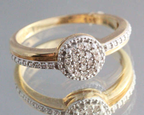 9ct YELLOW and WHITE GOLD DIAMOND RING. 19 SINGLE-CUT DIAMONDS. SOUTH AFRICAN. JEWELLER CERT R7`500