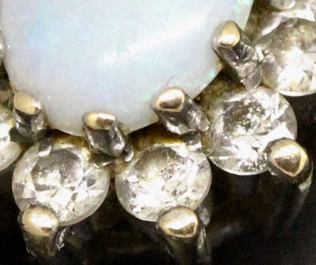 OPAL VINTAGE 9CT YELLOW AND WHITE GOLD RING WITH WHITE STONE ACCENTS. 375