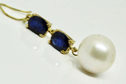 ELEGANT SAPPHIRE AND BAROQUE PEARL GOLD-HUED STERLING SILVER DROP & DANGLE EARRINGS. 925
