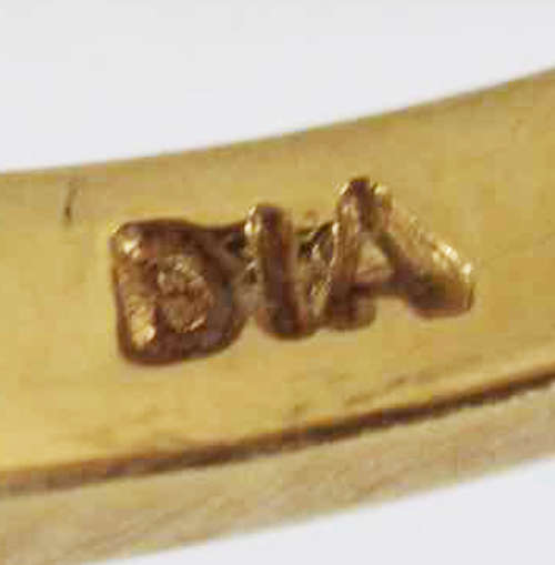 VINTAGE 18CT YELLOW GOLD AND DIAMOND 0,25ct RING. A SOLID 4,05 grams JEWELLER CERTIFICATE R18`000