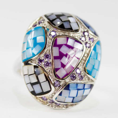 EYE-CATCHING LARGE DOMED REAL MOTHER OF PEARL STERLING SILVER RING. GORGEOUS COLOURS