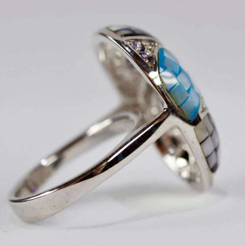 EYE-CATCHING LARGE DOMED REAL MOTHER OF PEARL STERLING SILVER RING. GORGEOUS COLOURS