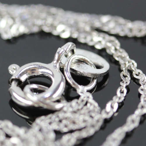 MAGNIFICENT SWISS BLUE TOPAZ & STERLING SILVER PENDANT ON A 40,4cm FLAT, OPENLINK CHAIN. 925