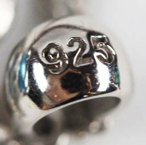 MAGNIFICENT SWISS BLUE TOPAZ & STERLING SILVER PENDANT ON A 40,4cm FLAT, OPENLINK CHAIN. 925