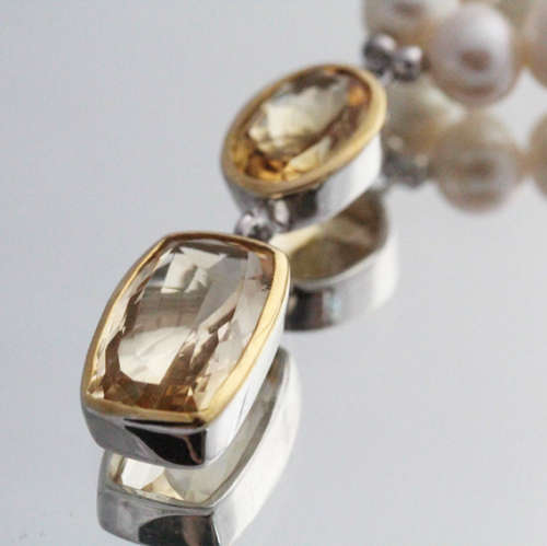 GORGEOUS 48cm ORGANIC PEARL NECKLACE WITH BEAUTIFUL BIG CITRINE PENDANT FEATURE. 9,97 carats!