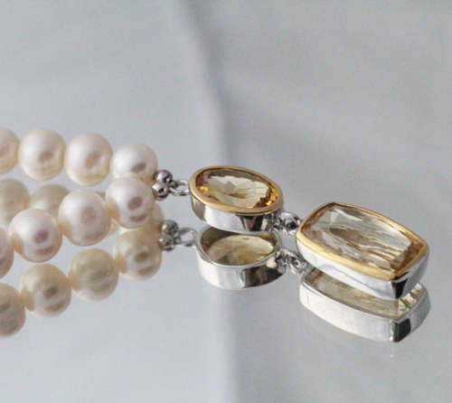 GORGEOUS 48cm ORGANIC PEARL NECKLACE WITH BEAUTIFUL BIG CITRINE PENDANT FEATURE. 9,97 carats!