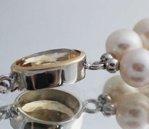 GORGEOUS 48cm ORGANIC PEARL NECKLACE WITH BEAUTIFUL BIG CITRINE PENDANT FEATURE. 9,97 carats!