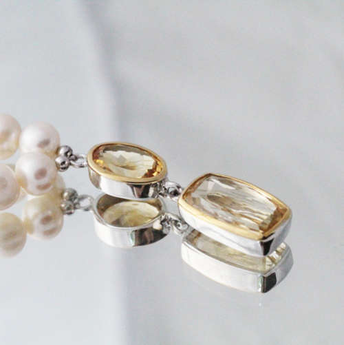 GORGEOUS 48cm ORGANIC PEARL NECKLACE WITH BEAUTIFUL BIG CITRINE PENDANT FEATURE. 9,97 carats!