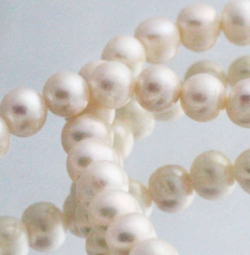 GORGEOUS 48cm ORGANIC PEARL NECKLACE WITH BEAUTIFUL BIG CITRINE PENDANT FEATURE. 9,97 carats!