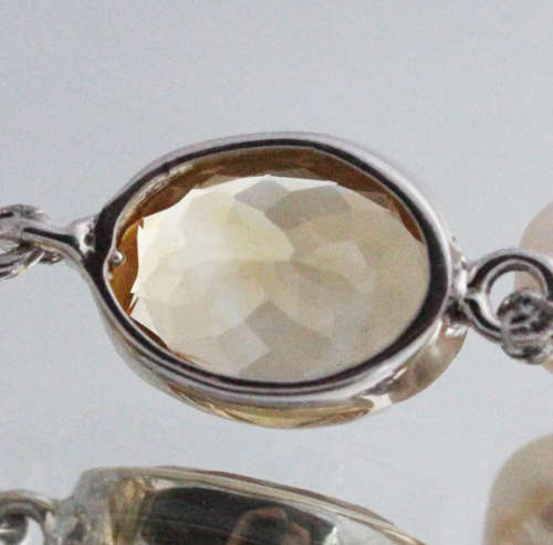 GORGEOUS 48cm ORGANIC PEARL NECKLACE WITH BEAUTIFUL BIG CITRINE PENDANT FEATURE. 9,97 carats!