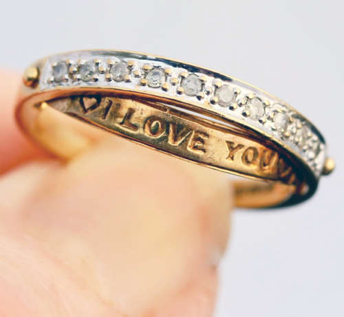 COLLECTABLE VINTAGE DIAMOND, 9CT YELLOW & WHITE GOLD RING. HINGED SECRET "I LOVE YOU" INNER BAND!
