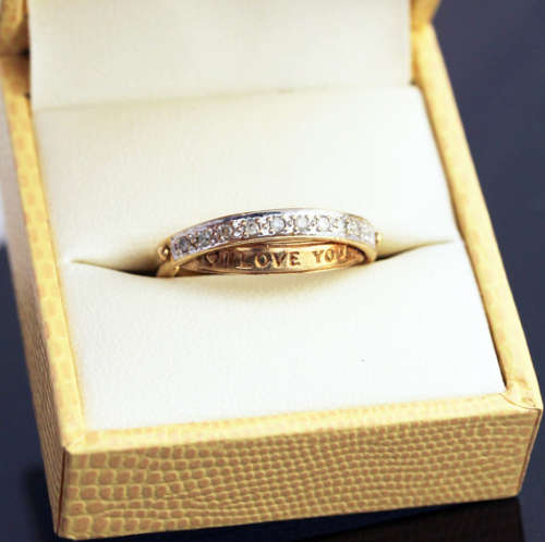 COLLECTABLE VINTAGE DIAMOND, 9CT YELLOW & WHITE GOLD RING. HINGED SECRET "I LOVE YOU" INNER BAND!