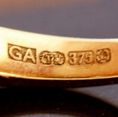 COLLECTABLE VINTAGE DIAMOND, 9CT YELLOW & WHITE GOLD RING. HINGED SECRET "I LOVE YOU" INNER BAND!