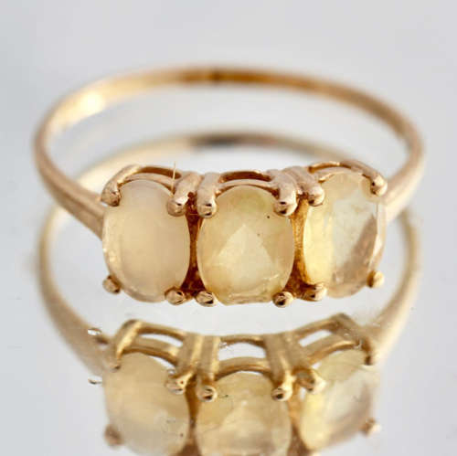 VINTAGE ENGLISH FIRE OPAL RING 9CT YELLOW GOLD. LARGE RING SIZE! BIRMINGHAM ASSAY. CHIP IN 1 STONE