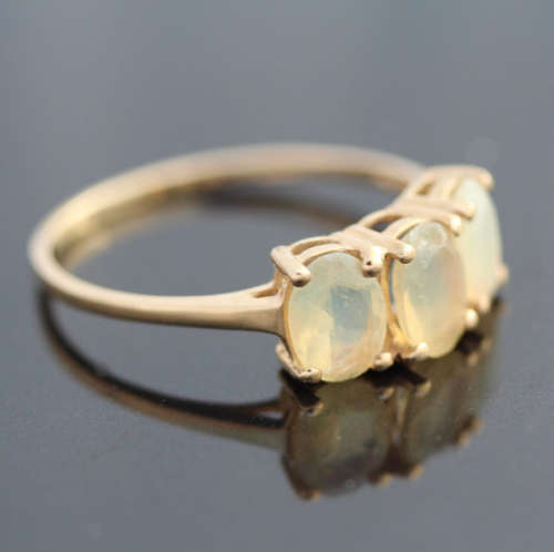 VINTAGE ENGLISH FIRE OPAL RING 9CT YELLOW GOLD. LARGE RING SIZE! BIRMINGHAM ASSAY. CHIP IN 1 STONE