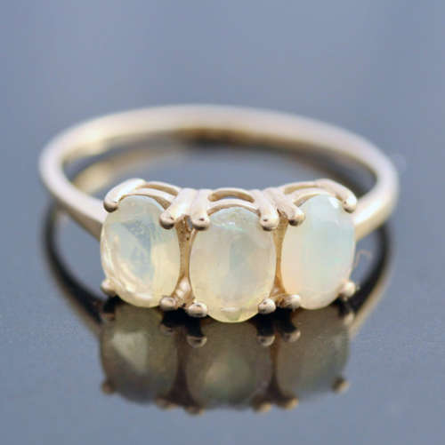 VINTAGE ENGLISH FIRE OPAL RING 9CT YELLOW GOLD. LARGE RING SIZE! BIRMINGHAM ASSAY. CHIP IN 1 STONE